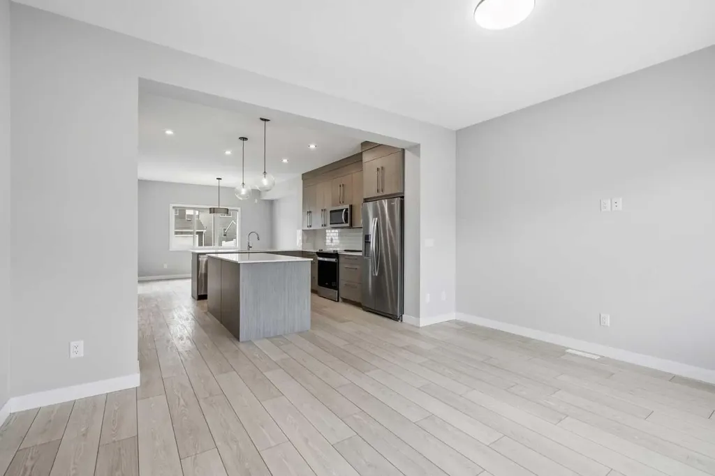 592 Dawson Drive Chestermere AB T1X 2X1