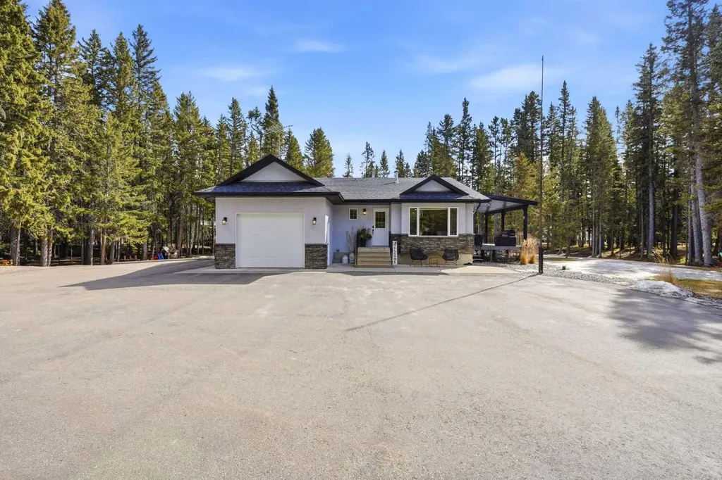32375 Range Road 62 Rural Mountain View County AB T0M1X0