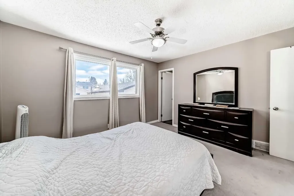 132 Whiteview Close NE Calgary AB T1Y 1R2