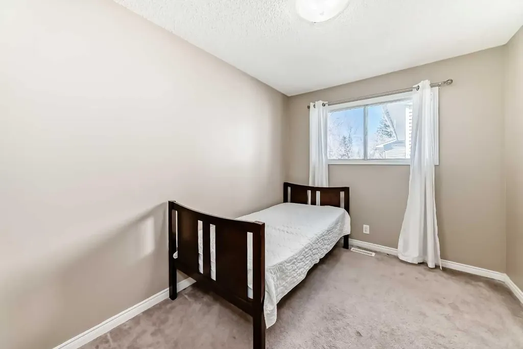 132 Whiteview Close NE Calgary AB T1Y 1R2