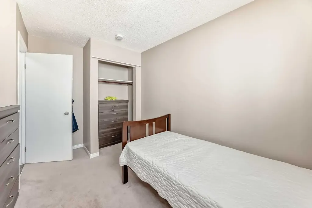 132 Whiteview Close NE Calgary AB T1Y 1R2