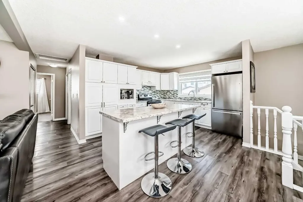 132 Whiteview Close NE Calgary AB T1Y 1R2