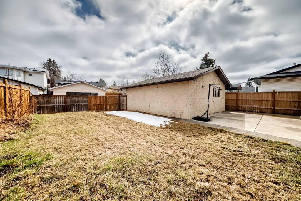 132 Whiteview Close NE Calgary AB T1Y 1R2