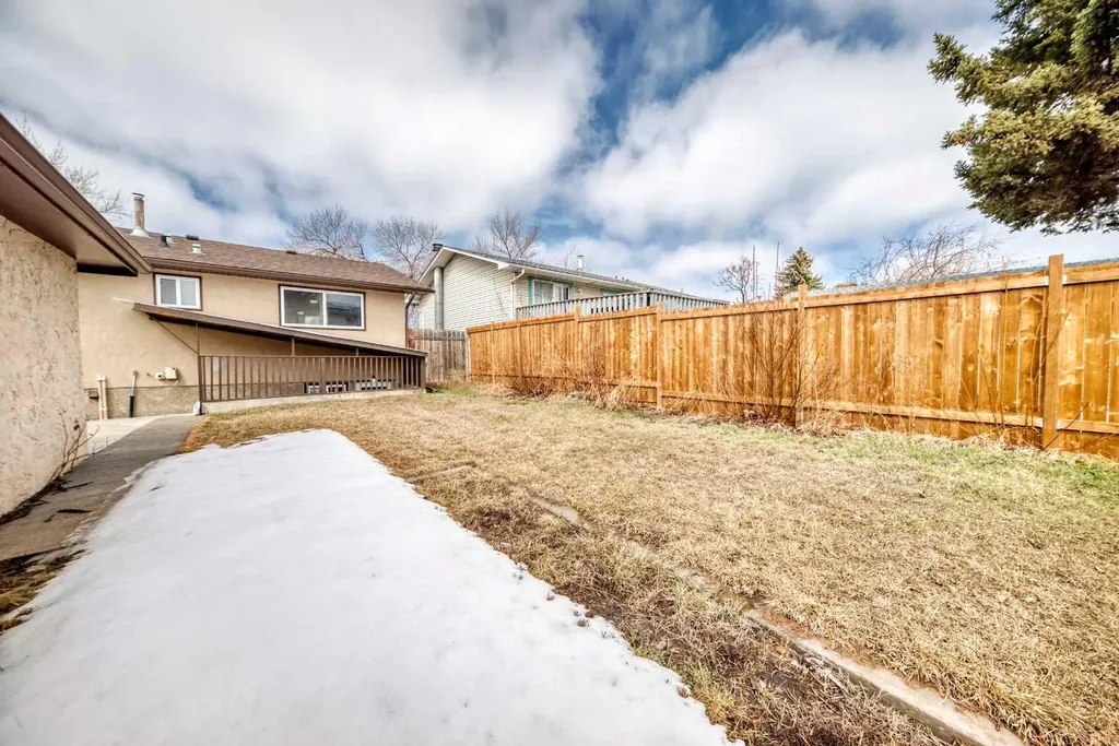 132 Whiteview Close NE Calgary AB T1Y 1R2