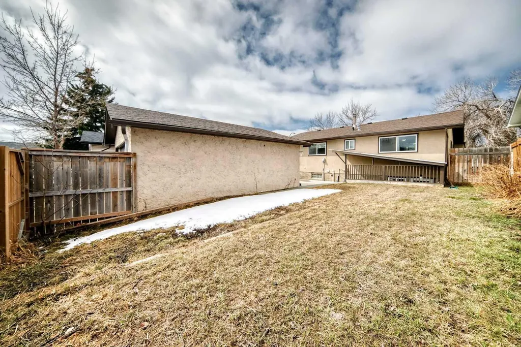 132 Whiteview Close NE Calgary AB T1Y 1R2