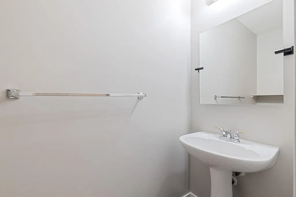 87 Cimarron Meadows Way Okotoks AB T1S1W1