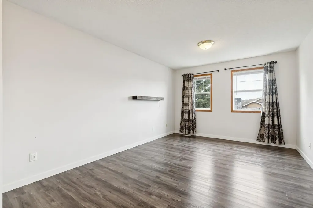 87 Cimarron Meadows Way Okotoks AB T1S1W1