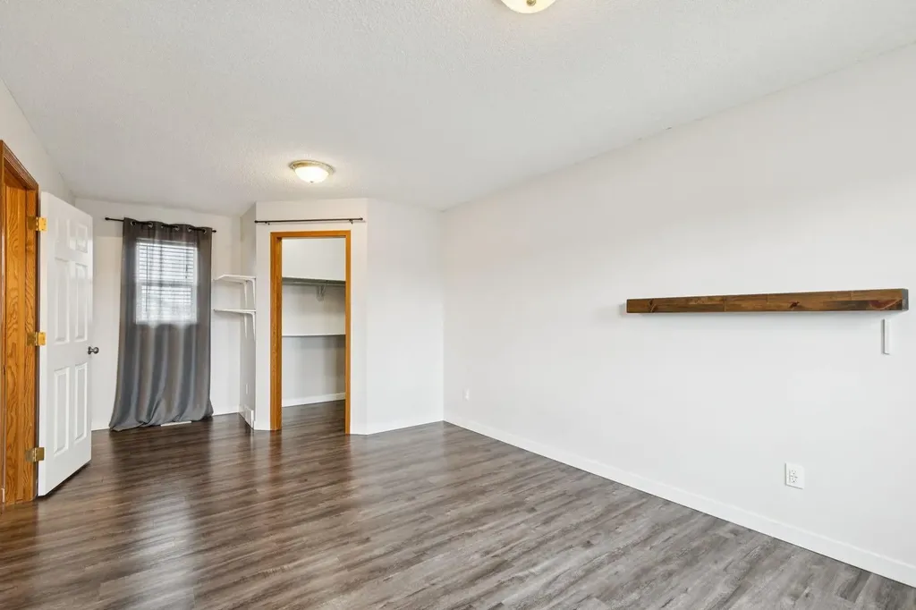87 Cimarron Meadows Way Okotoks AB T1S1W1
