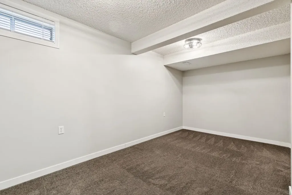 87 Cimarron Meadows Way Okotoks AB T1S1W1