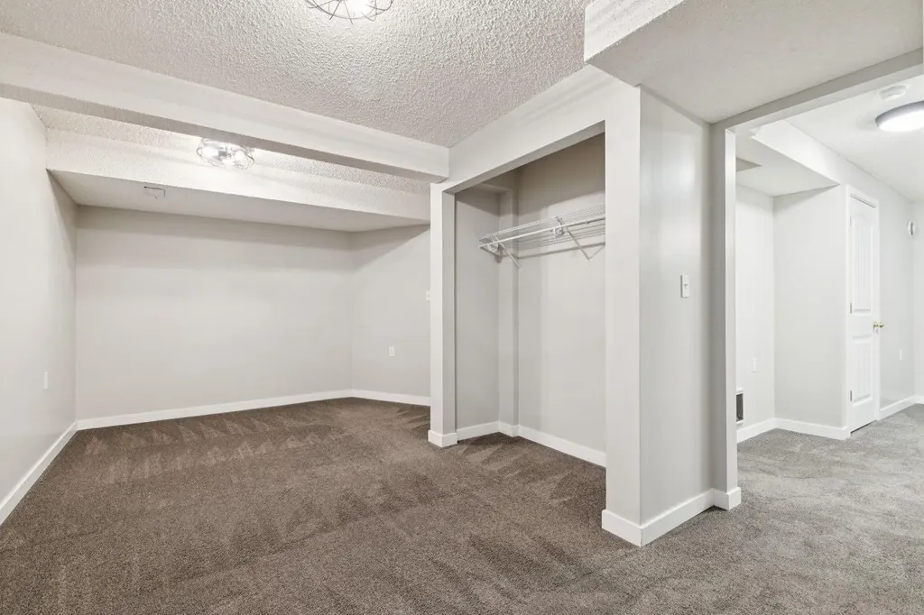87 Cimarron Meadows Way Okotoks AB T1S1W1