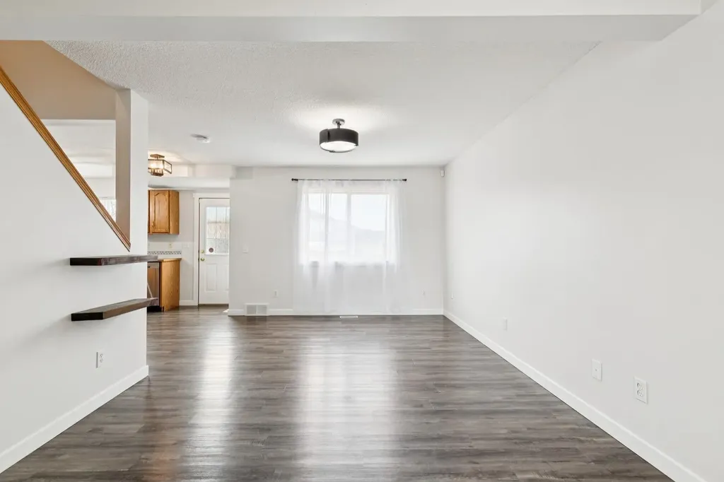 87 Cimarron Meadows Way Okotoks AB T1S1W1