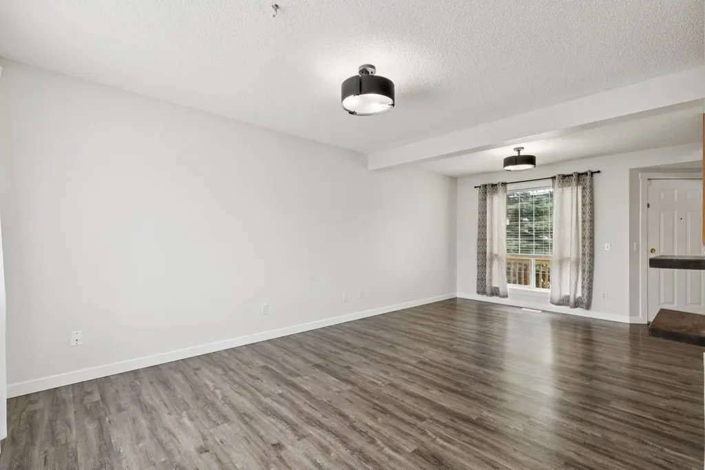87 Cimarron Meadows Way Okotoks AB T1S1W1