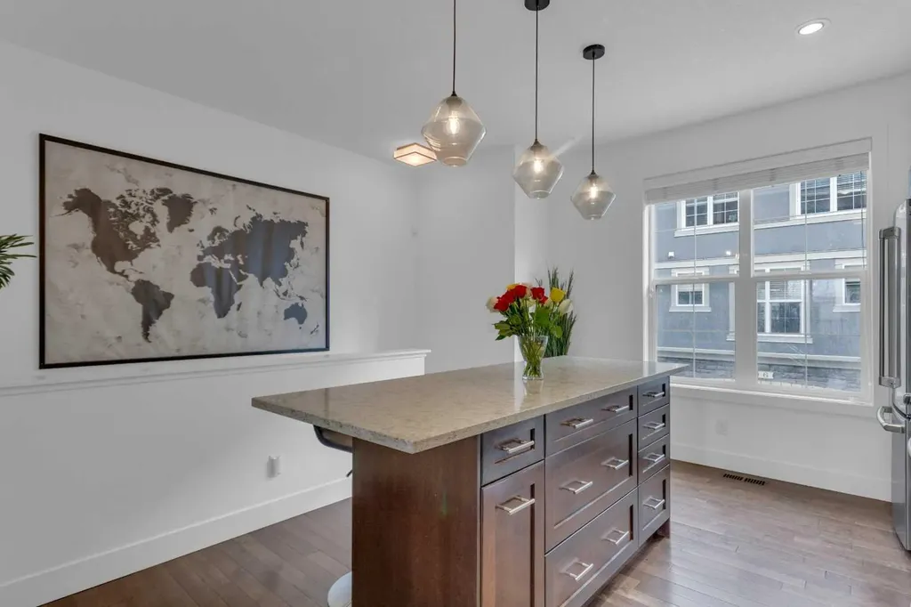 424 Quarry Way SE Calgary AB T2C 5N4
