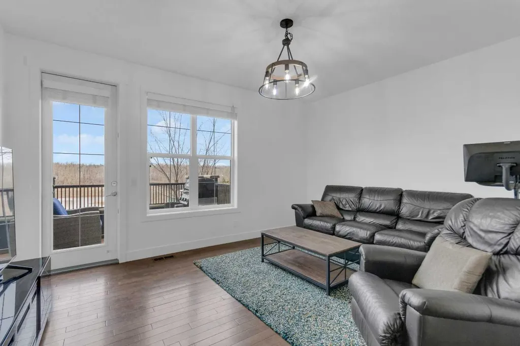 424 Quarry Way SE Calgary AB T2C 5N4