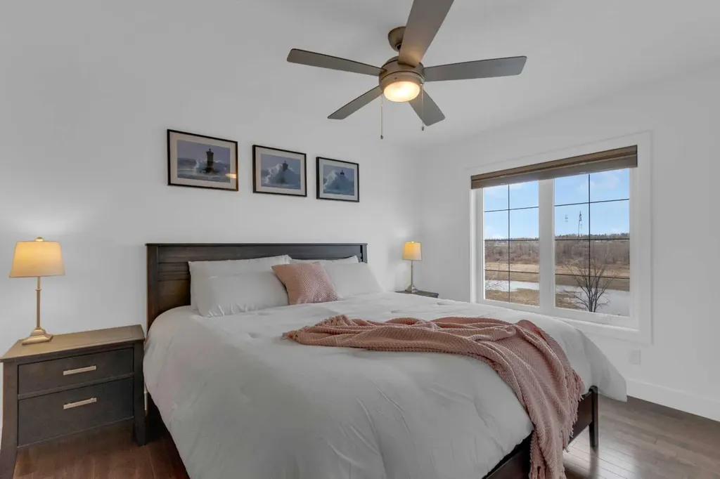 424 Quarry Way SE Calgary AB T2C 5N4