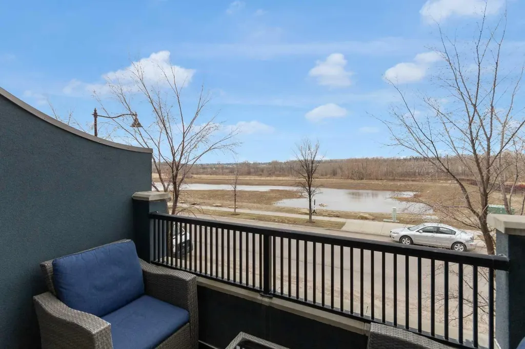 424 Quarry Way SE Calgary AB T2C 5N4