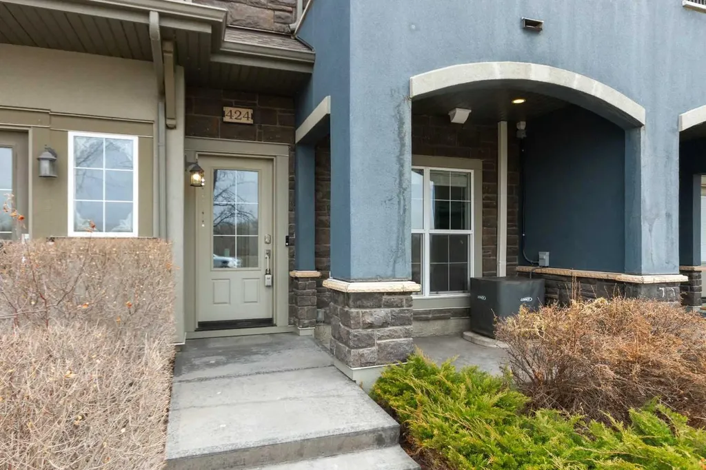 424 Quarry Way SE Calgary AB T2C 5N4