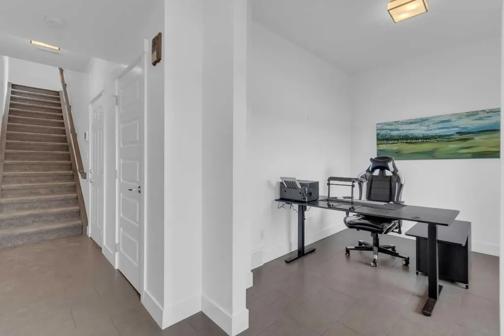 424 Quarry Way SE Calgary AB T2C 5N4