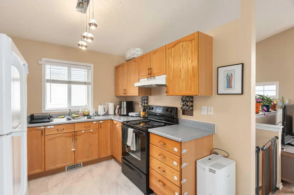 135 Covewood Close NE Calgary AB T3K 4Z8