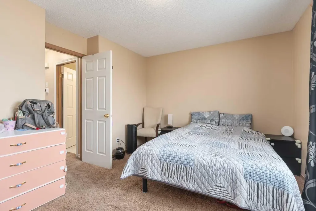 135 Covewood Close NE Calgary AB T3K 4Z8