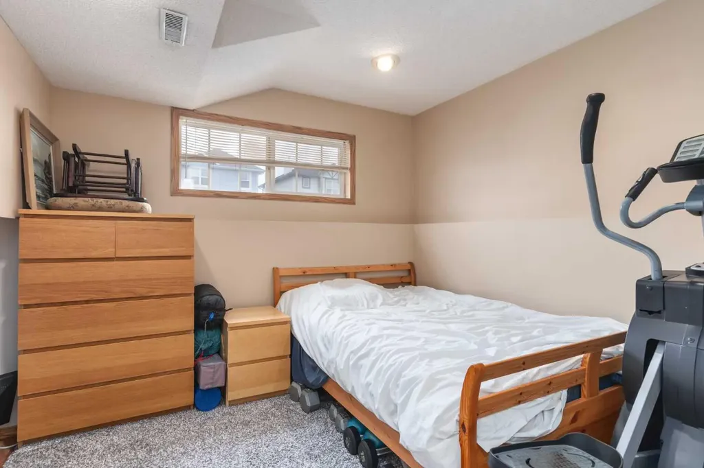 135 Covewood Close NE Calgary AB T3K 4Z8