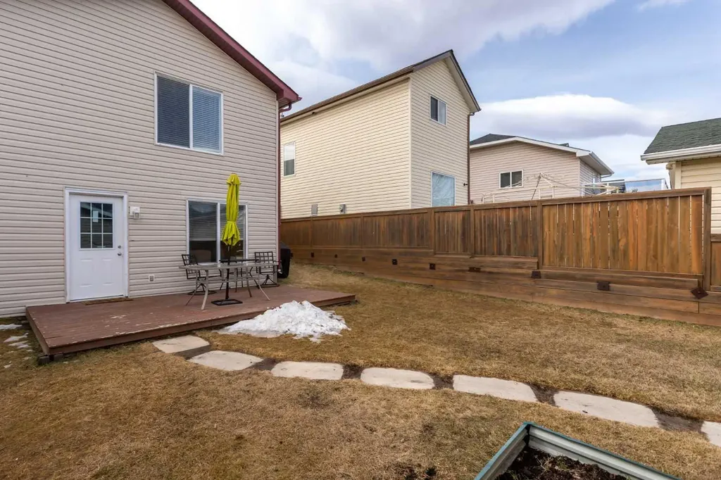 135 Covewood Close NE Calgary AB T3K 4Z8