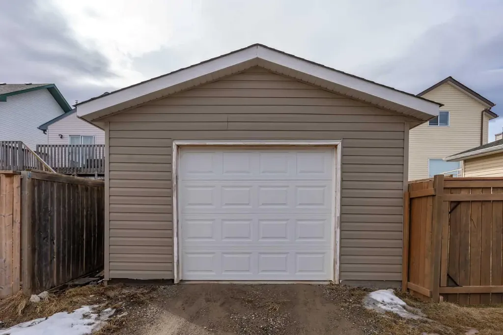 135 Covewood Close NE Calgary AB T3K 4Z8
