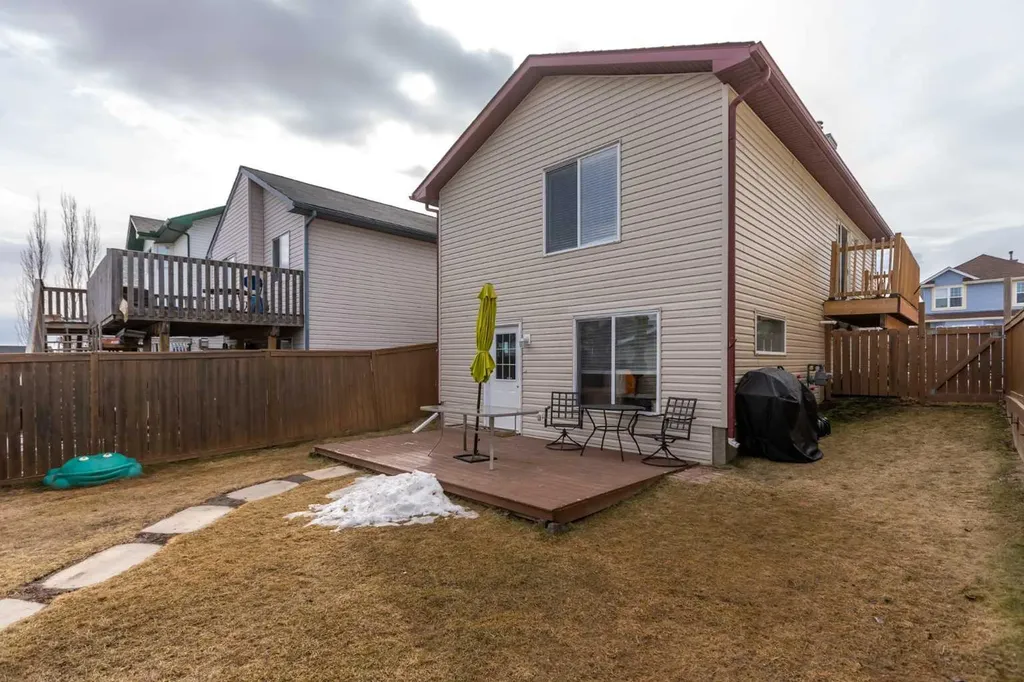 135 Covewood Close NE Calgary AB T3K 4Z8