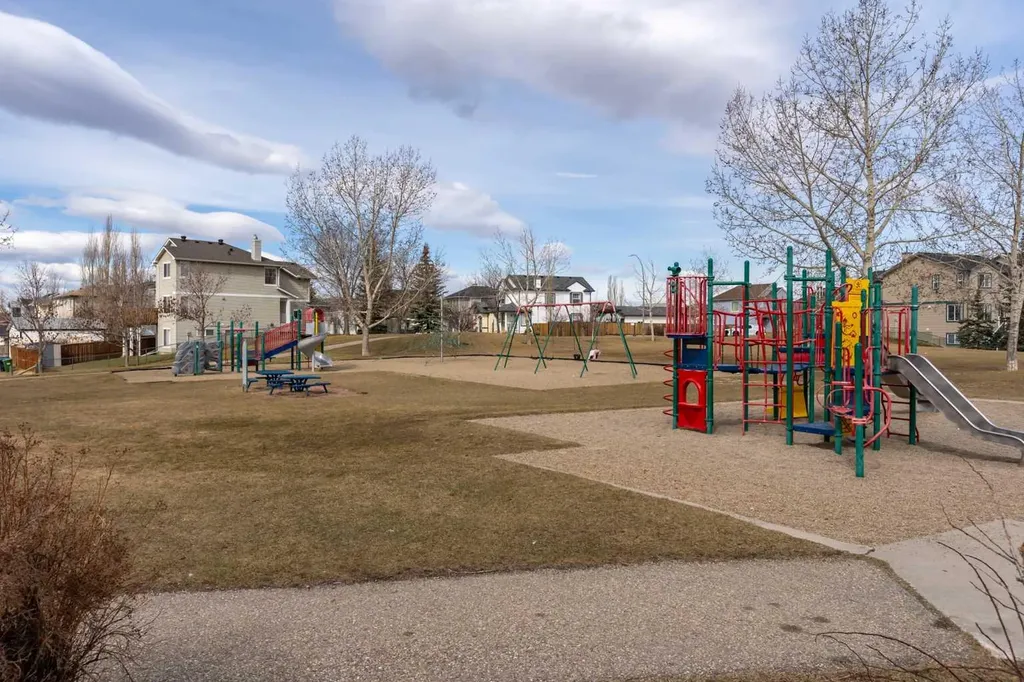 135 Covewood Close NE Calgary AB T3K 4Z8