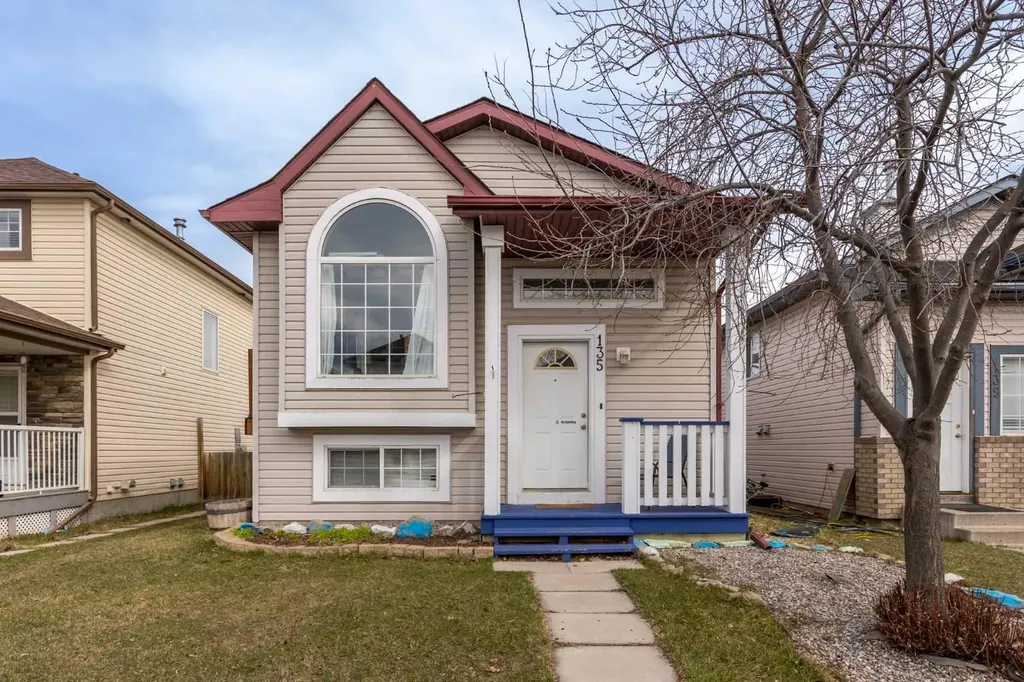 135 Covewood Close NE Calgary AB T3K 4Z8