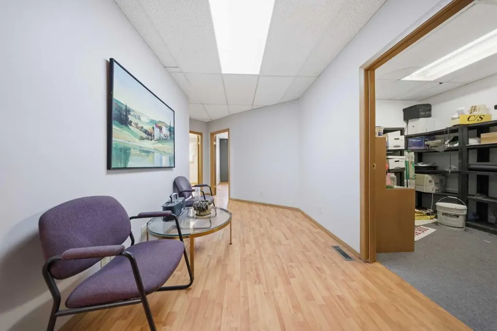 122 2 Avenue Strathmore AB T1P 1K1