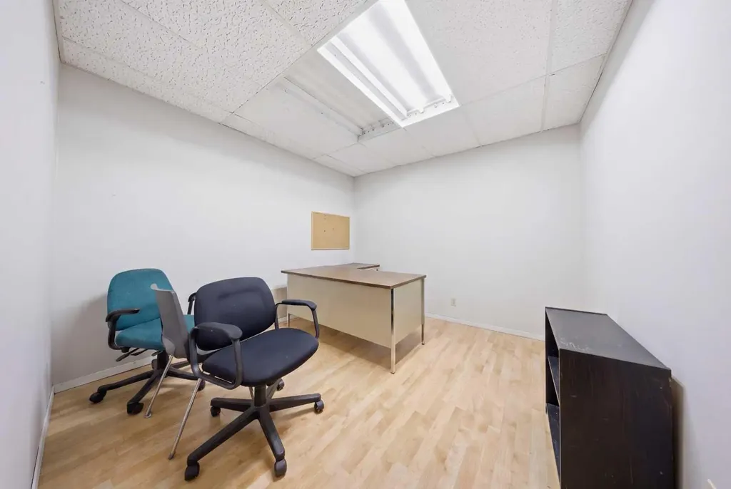 122 2 Avenue Strathmore AB T1P 1K1