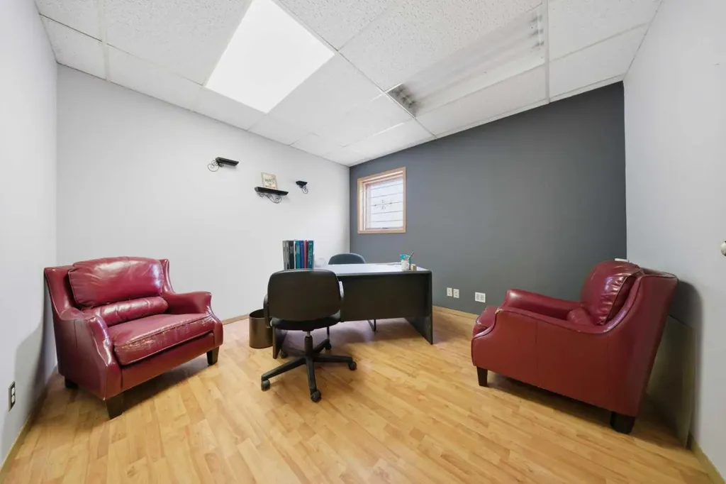 122 2 Avenue Strathmore AB T1P 1K1