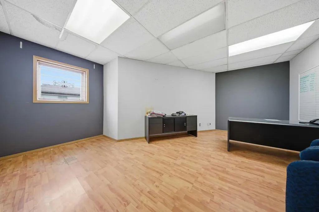 122 2 Avenue Strathmore AB T1P 1K1