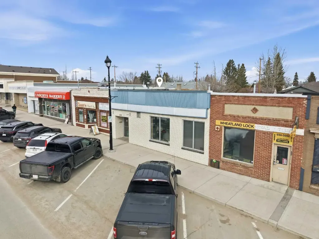 122 2 Avenue Strathmore AB T1P 1K1