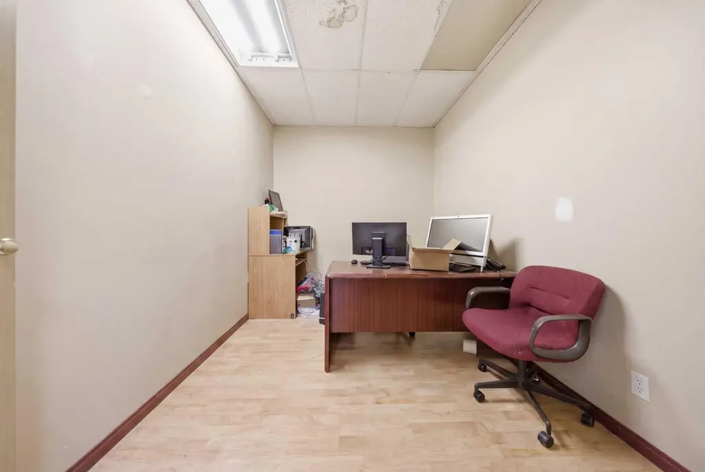 122 2 Avenue Strathmore AB T1P 1K1