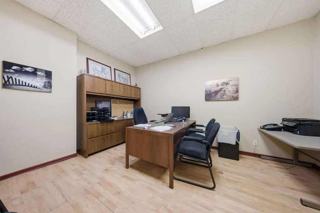 122 2 Avenue Strathmore AB T1P 1K1