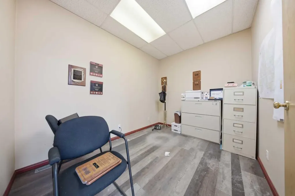 122 2 Avenue Strathmore AB T1P 1K1