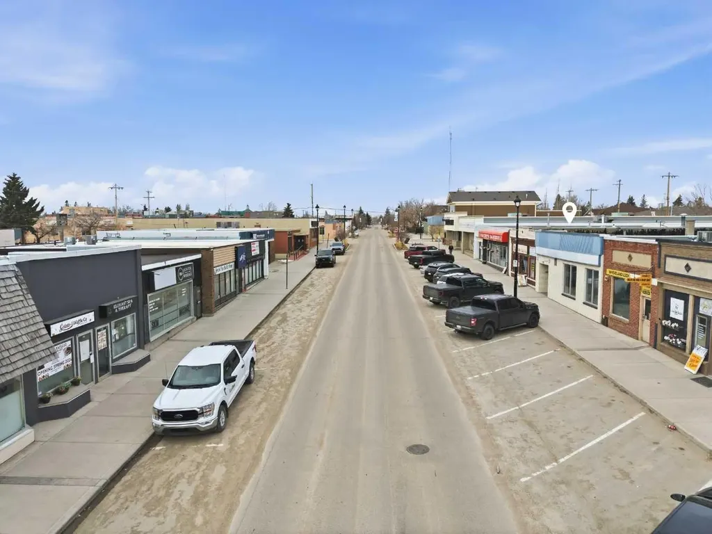 122 2 Avenue Strathmore AB T1P 1K1