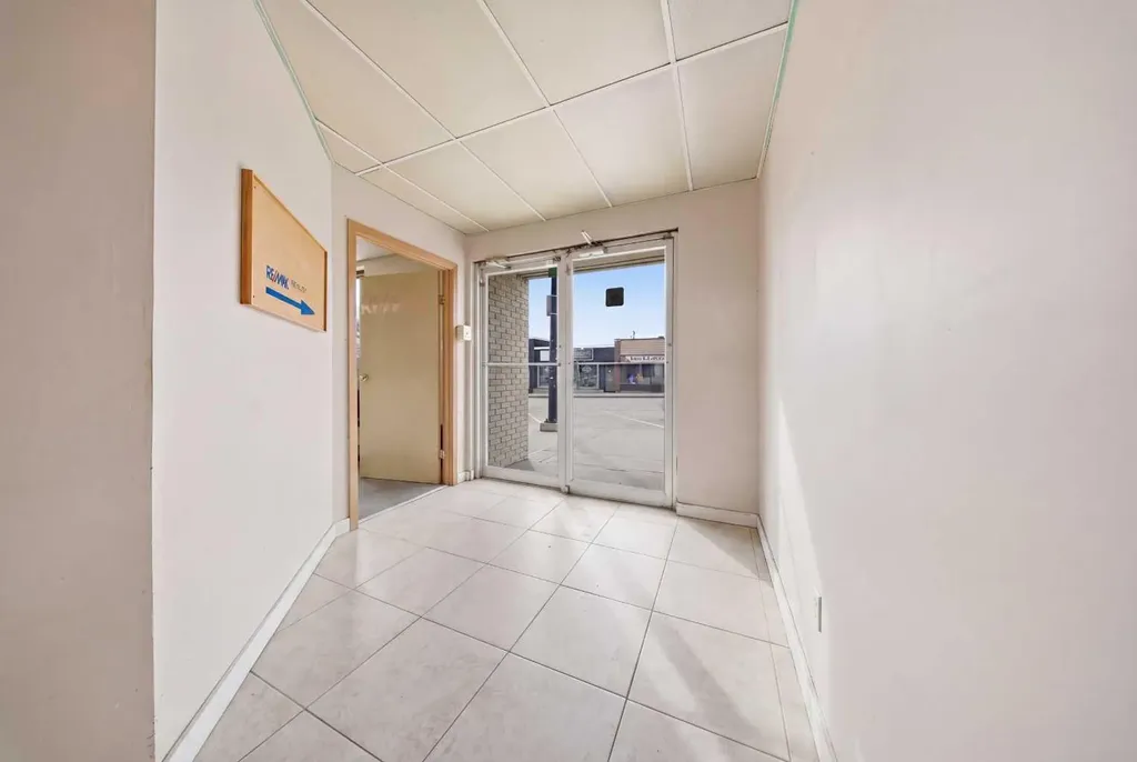 122 2 Avenue Strathmore AB T1P 1K1
