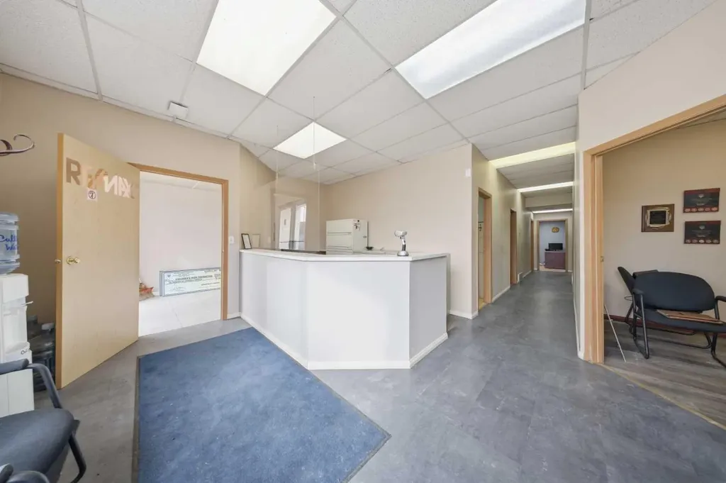 122 2 Avenue Strathmore AB T1P 1K1
