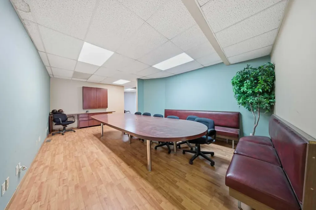 122 2 Avenue Strathmore AB T1P 1K1