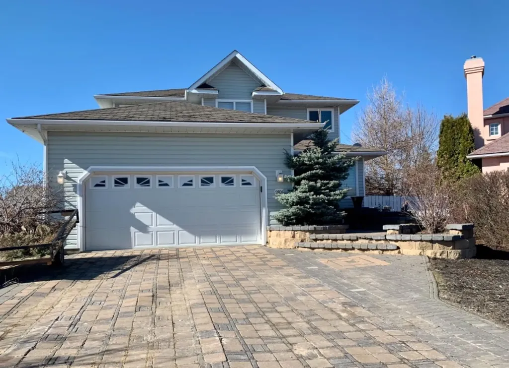 9106 93 Avenue Lac La Biche AB T0A 2C0