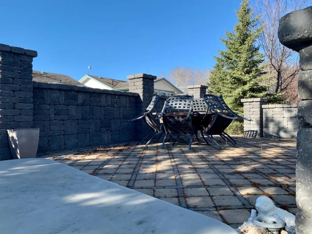 9106 93 Avenue Lac La Biche AB T0A 2C0