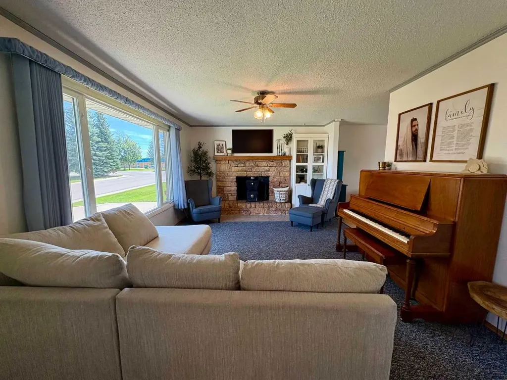 373 8 Street W Cardston AB T0K 0K0