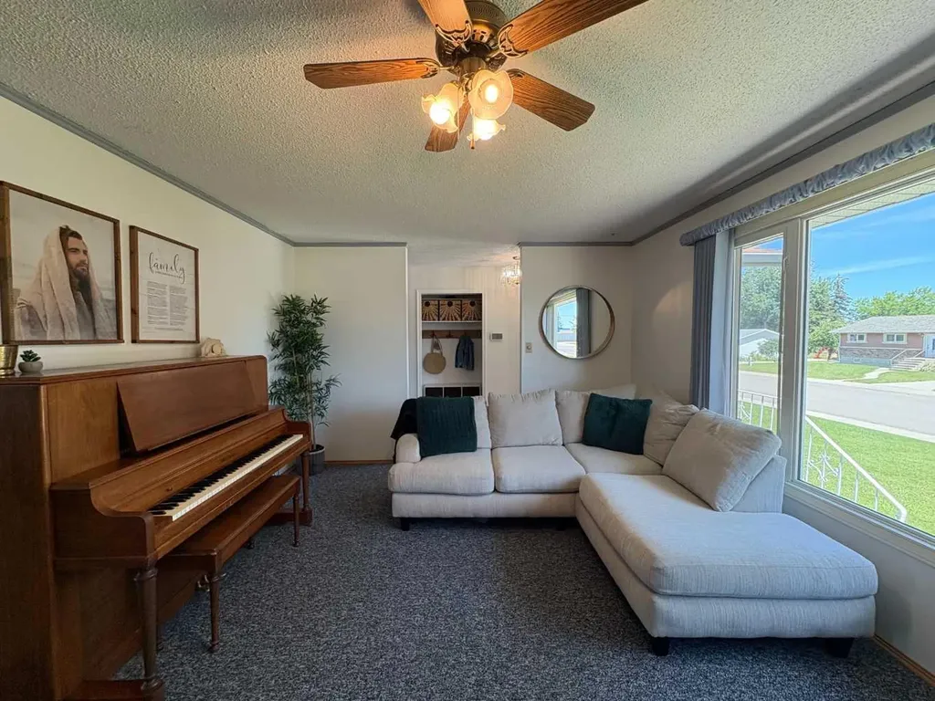 373 8 Street W Cardston AB T0K 0K0