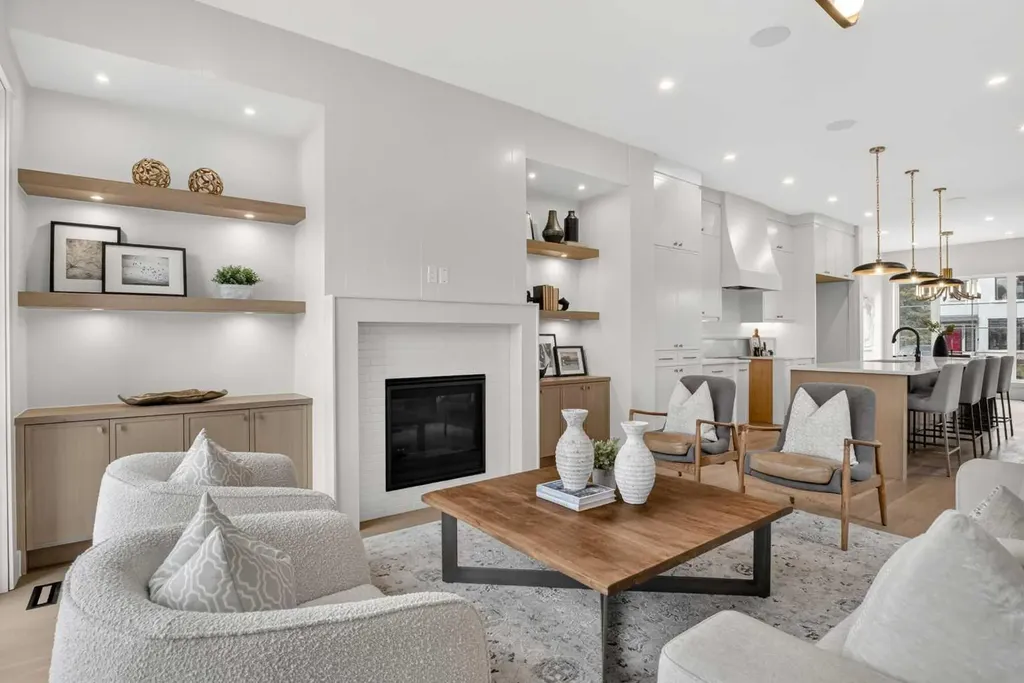 2533 2 Avenue NW Calgary AB T2N 0H7