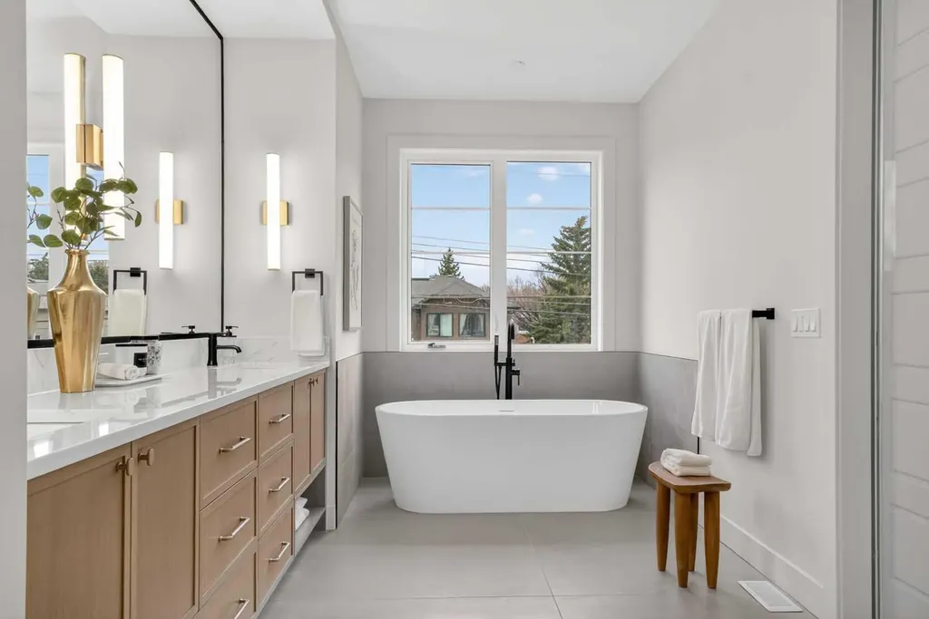 2533 2 Avenue NW Calgary AB T2N 0H7