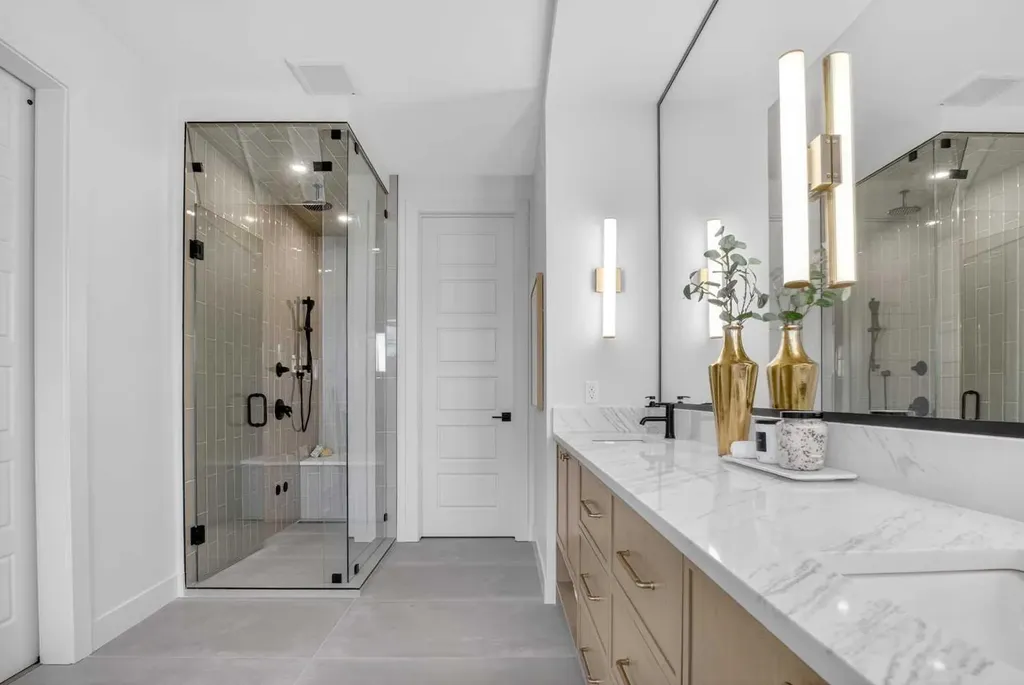 2533 2 Avenue NW Calgary AB T2N 0H7