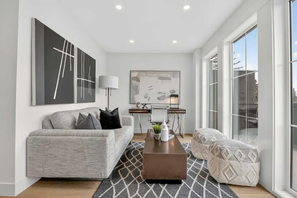 2533 2 Avenue NW Calgary AB T2N 0H7